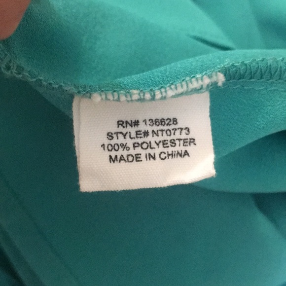 Short sleeve teal blouse with back button closure - Picture 5 of 5